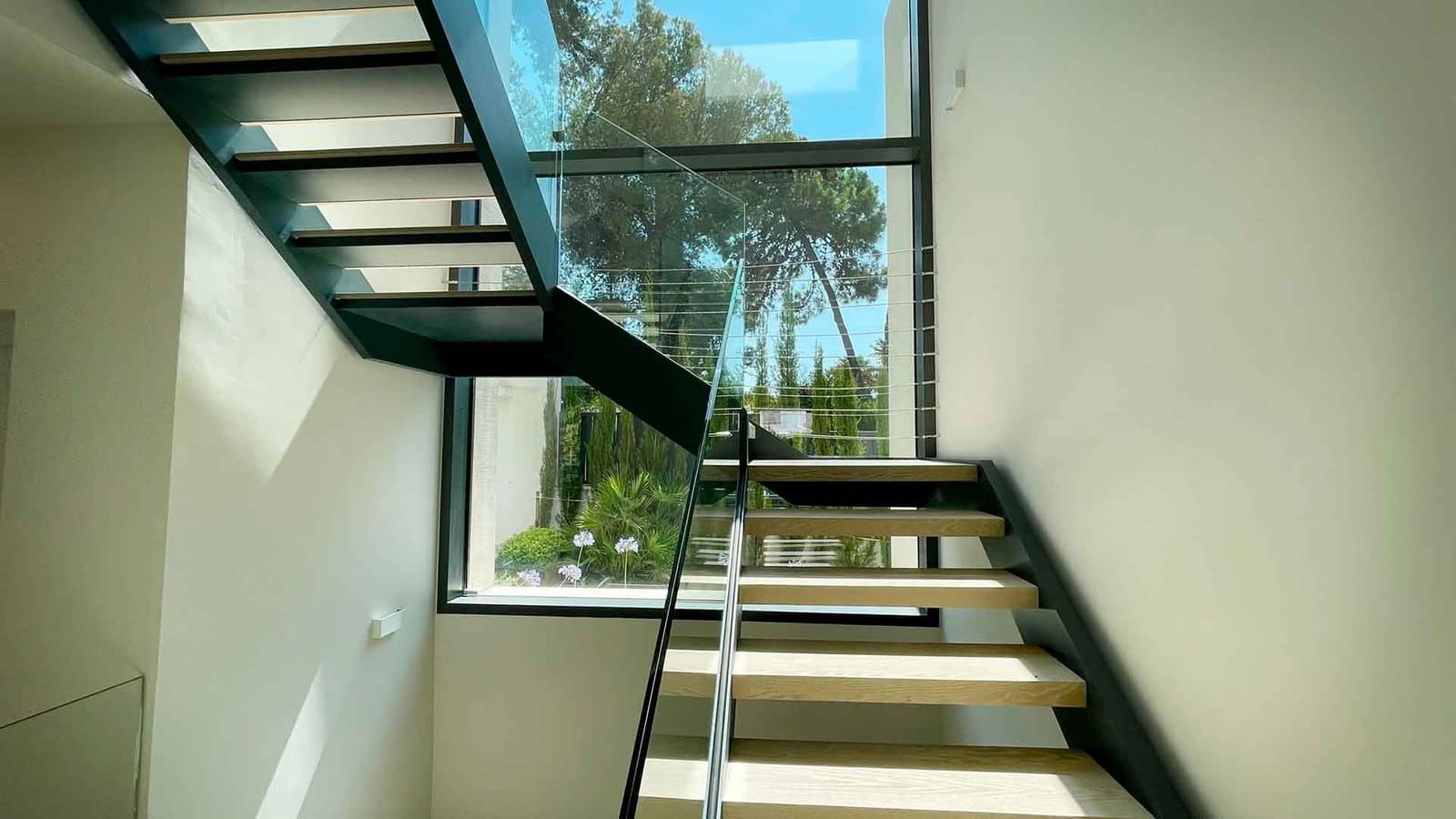 5 bedroom Villa for sale in Golden Mile with pool - € 4,650,000 (Ref: 8482086)