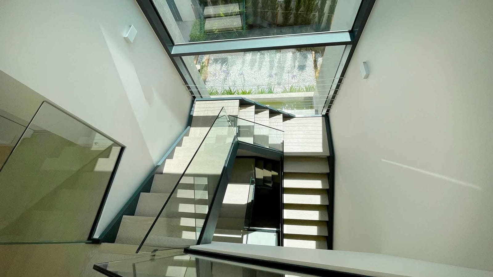 5 bedroom Villa for sale in Golden Mile with pool - € 4,650,000 (Ref: 8482086)