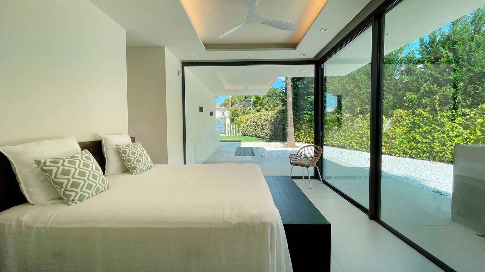 5 bedroom Villa for sale in Golden Mile with pool - € 4,650,000 (Ref: 8482086)