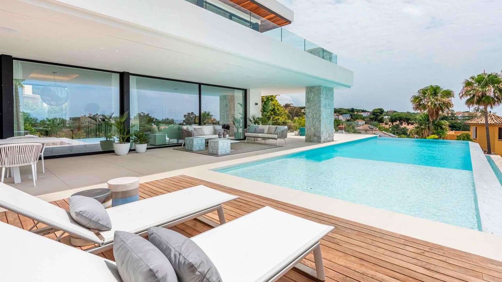 5 soveværelse Villa til salg i Carib Playa med swimmingpool - € 3.590.000 (Ref: 8487818)