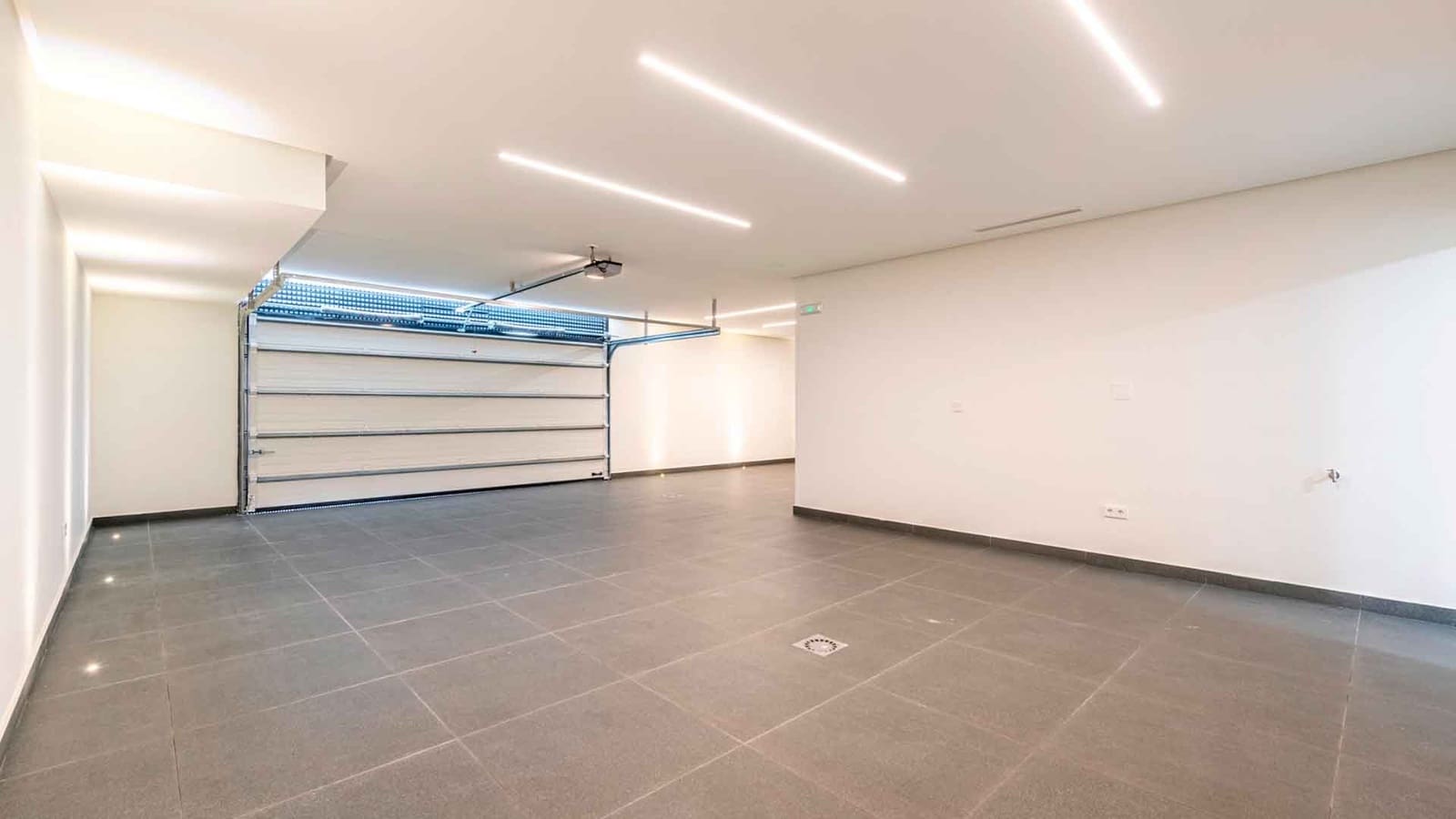 5 soveværelse Villa til salg i Carib Playa med swimmingpool - € 3.590.000 (Ref: 8487818)