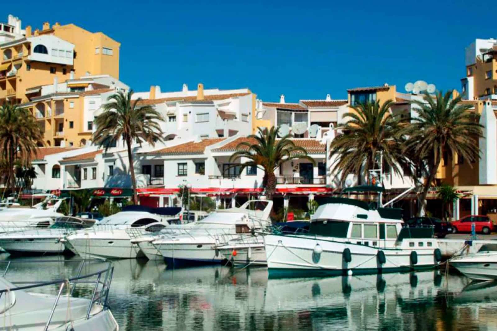 5 soveværelse Villa til salg i Carib Playa med swimmingpool - € 3.590.000 (Ref: 8487818)