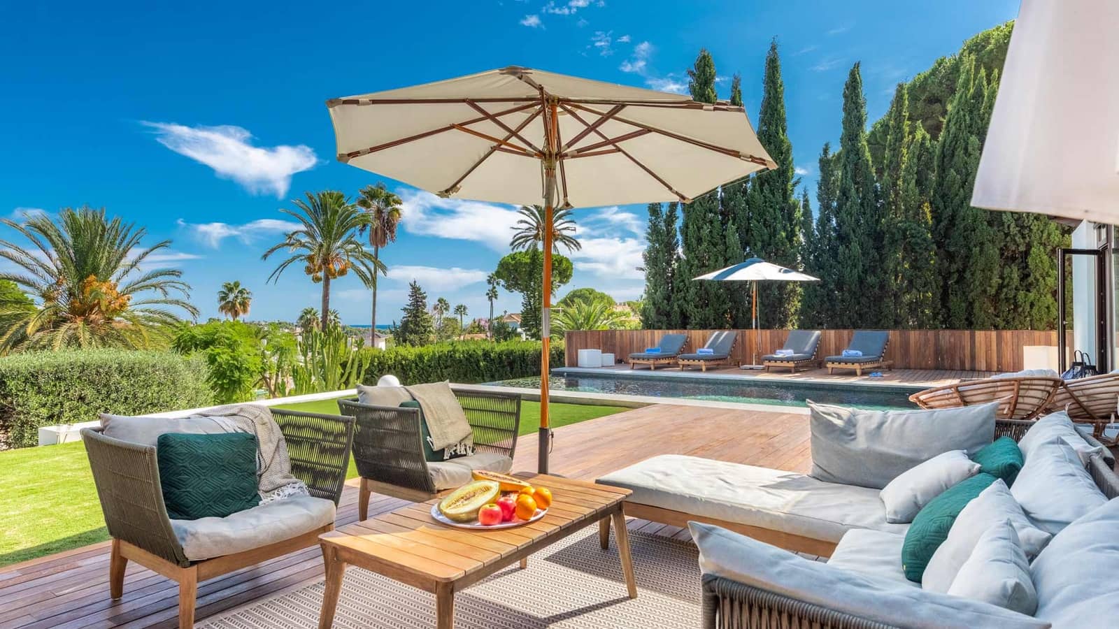 5 chambre Villa/Maison à vendre à Nueva Andalucia avec piscine - 4 395 000 € (Ref: 8534003)