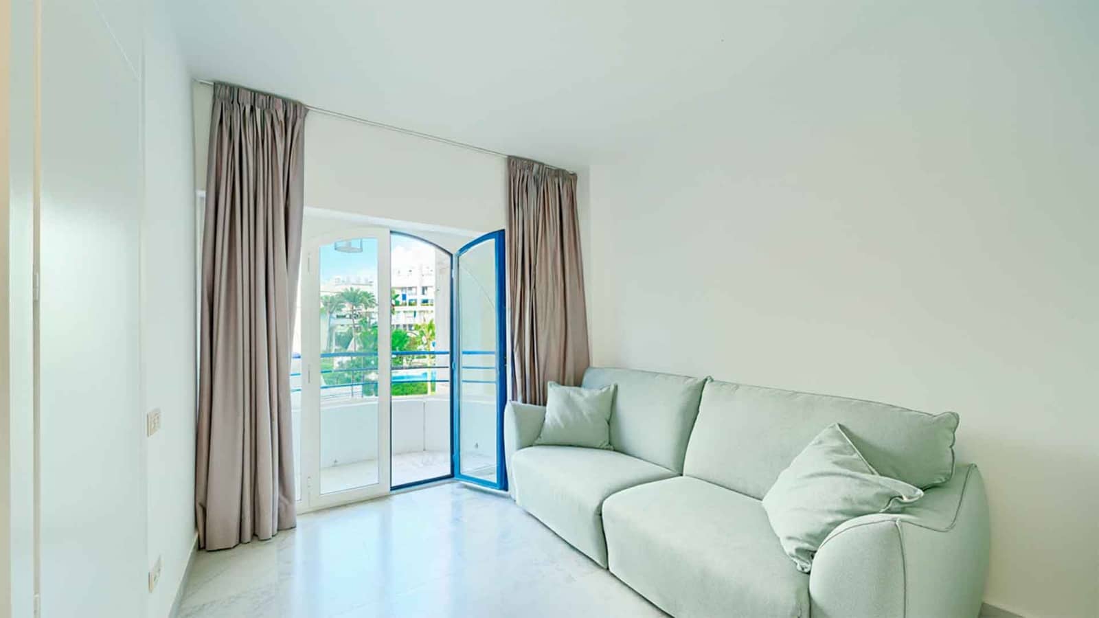 2 sovrum Lägenhet till salu i Marbella med pool - 850 000 € (Ref: 8576692)