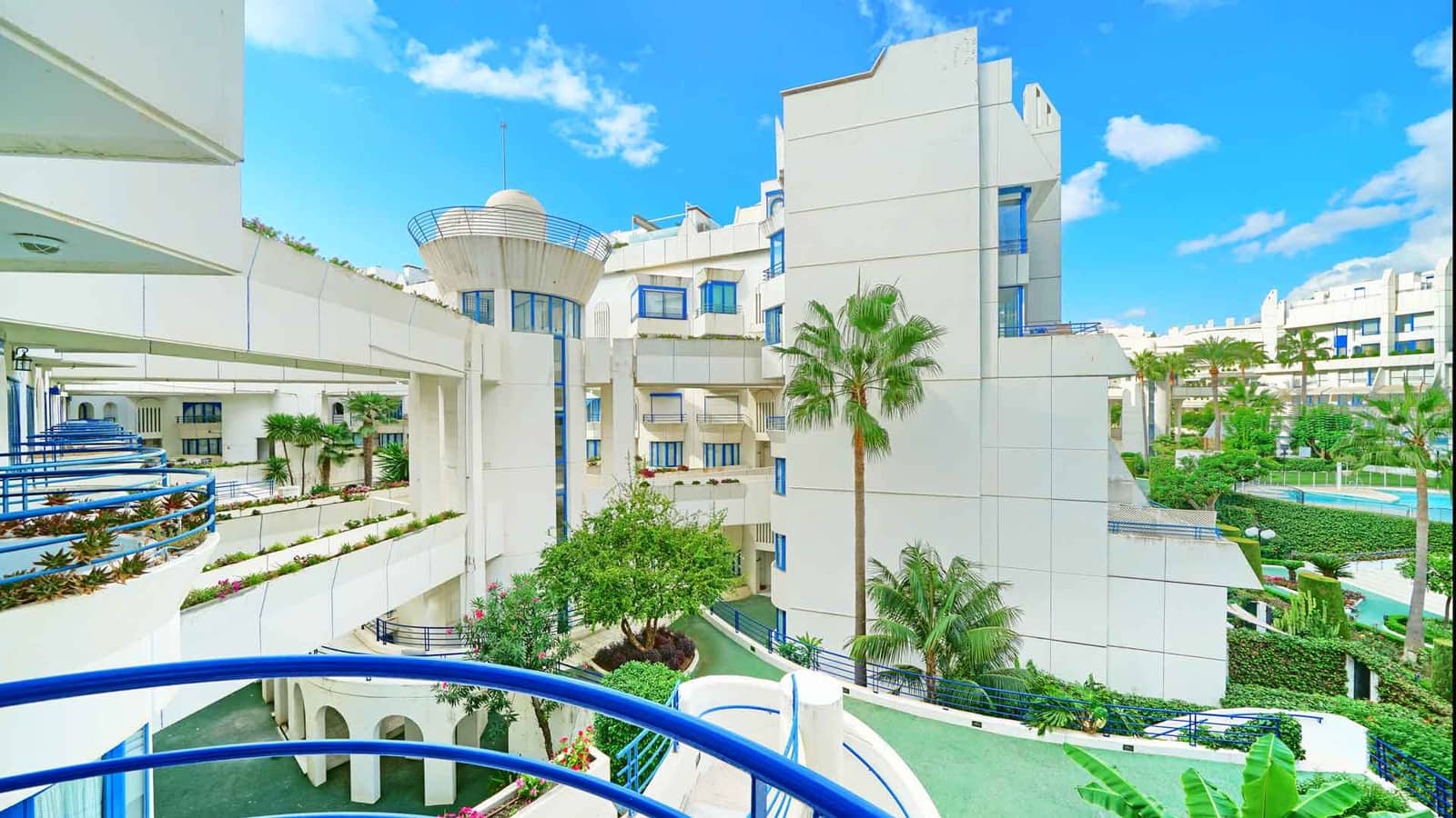 2 sovrum Lägenhet till salu i Marbella med pool - 850 000 € (Ref: 8576692)