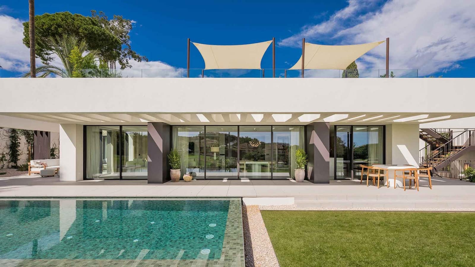 4 sypialnia Willa na sprzedaż w Nueva Andalucia z basenem - 5 975 000 € (Ref: 8580311)