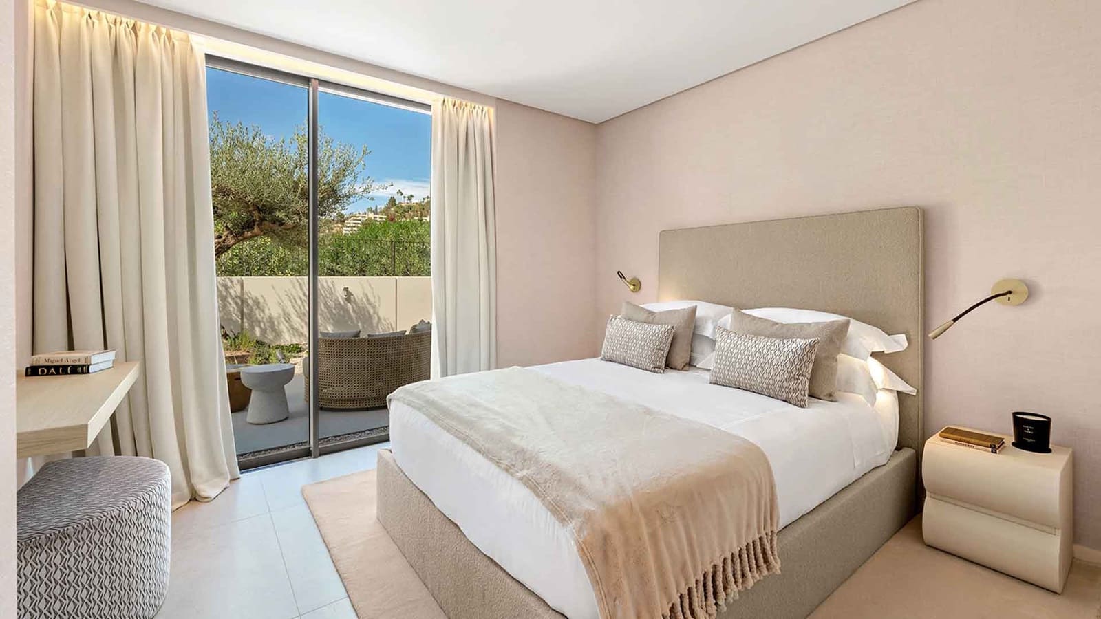 4 sypialnia Willa na sprzedaż w Nueva Andalucia z basenem - 5 975 000 € (Ref: 8580311)