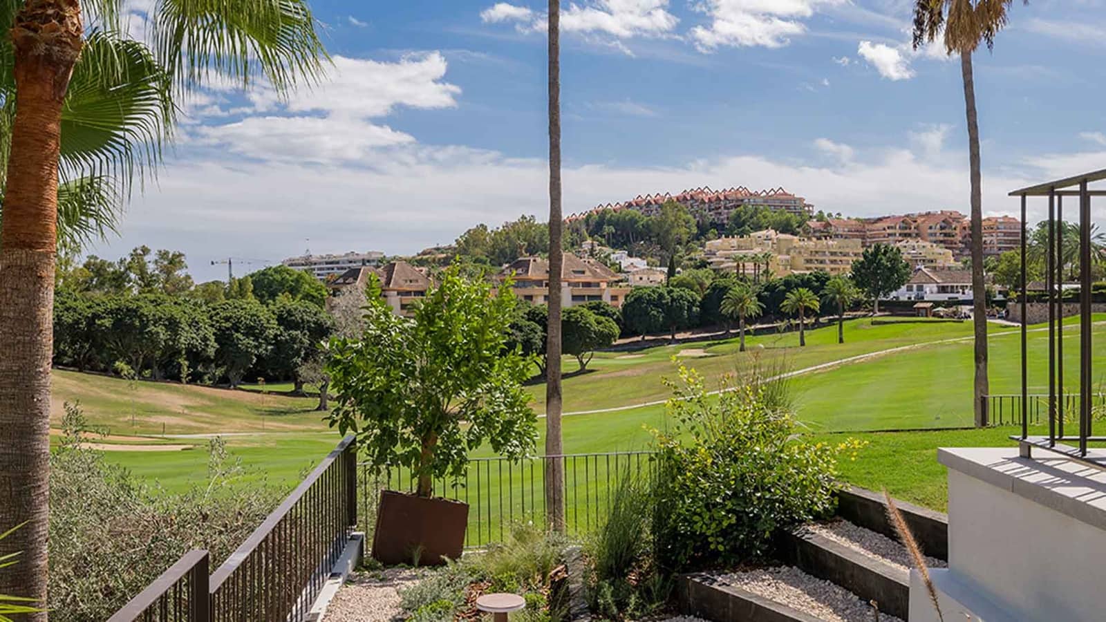 4 sypialnia Willa na sprzedaż w Nueva Andalucia z basenem - 5 975 000 € (Ref: 8580311)