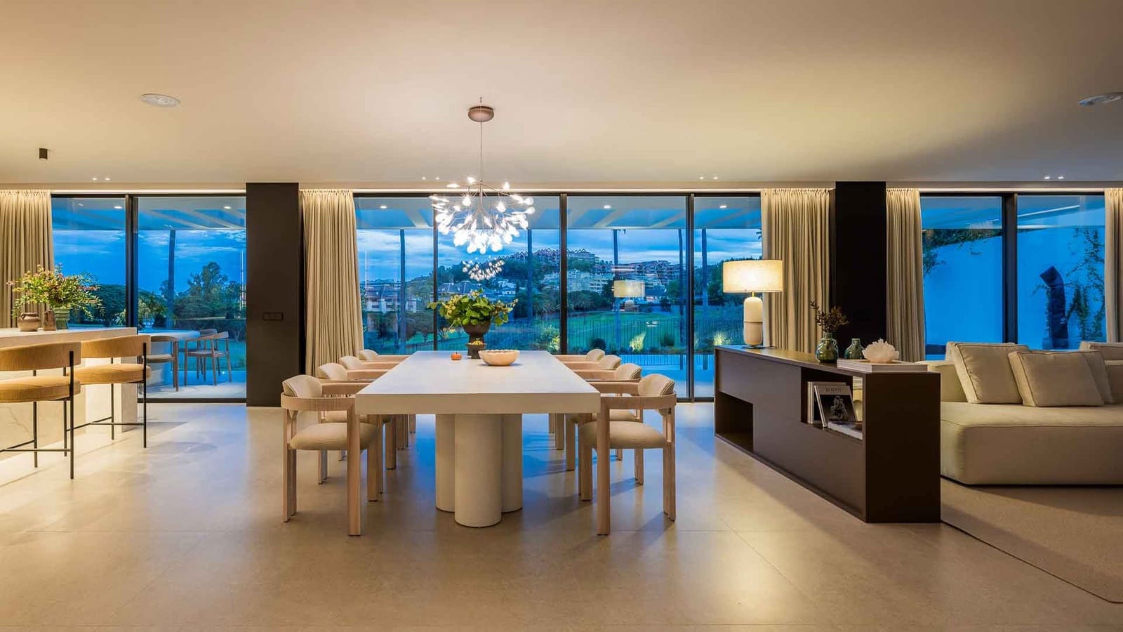 4 sypialnia Willa na sprzedaż w Nueva Andalucia z basenem - 5 975 000 € (Ref: 8580311)