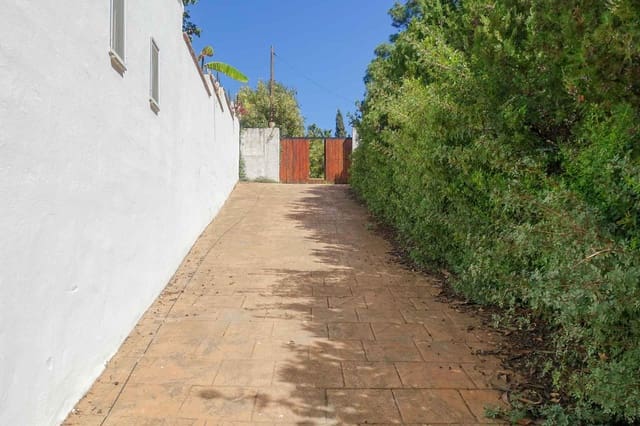 Villa zu verkaufen in Playa Bajadilla - Puertos, Marbella mit Pool - 1.975.000 € (Ref: 8582555)