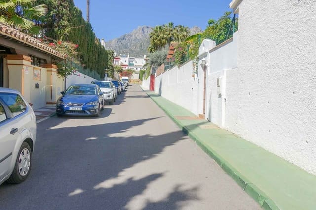 Villa zu verkaufen in Playa Bajadilla - Puertos, Marbella mit Pool - 1.975.000 € (Ref: 8582555)