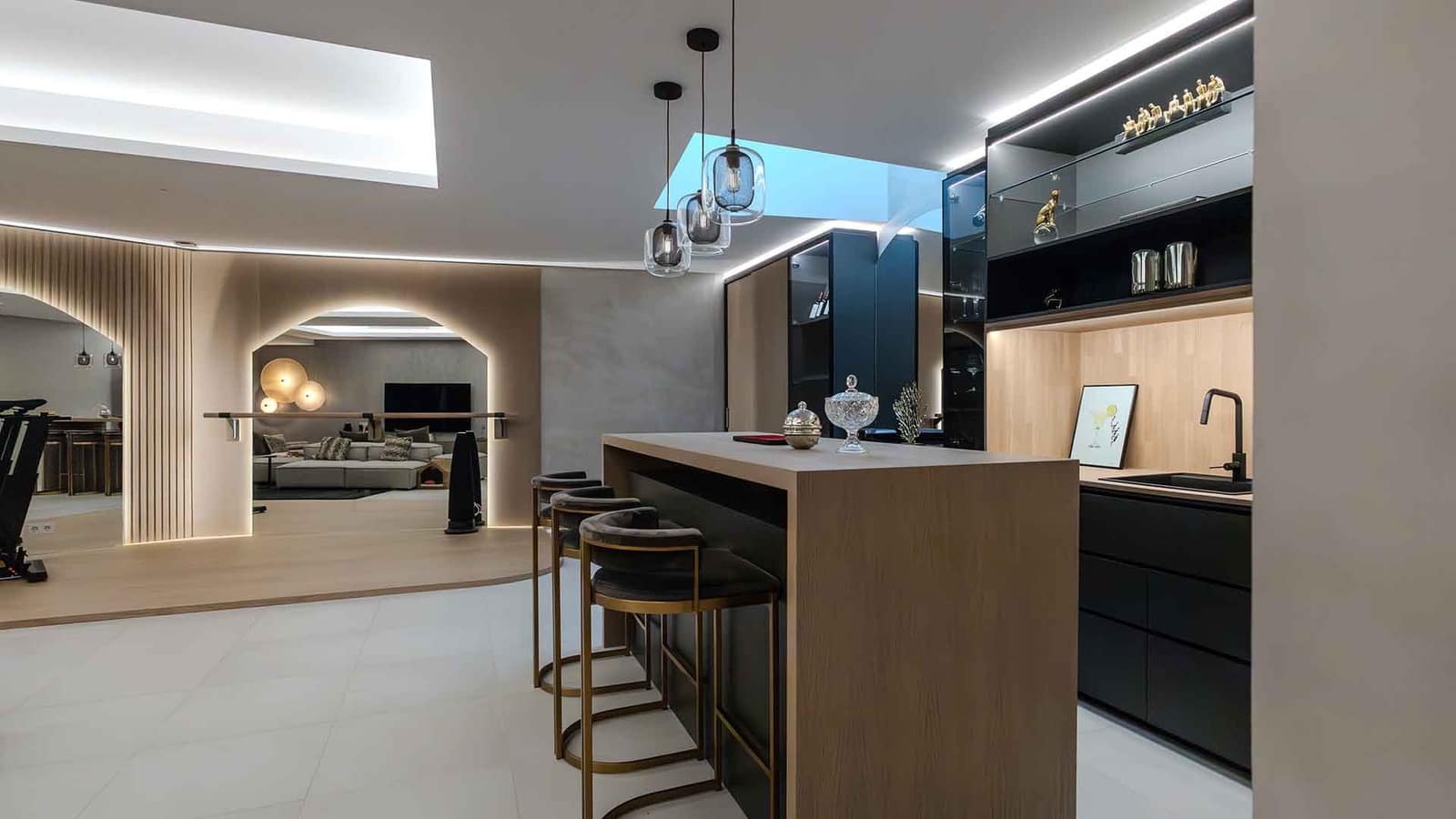 4 soverom Kjedet enebolig til salgs i Nueva Andalucia med svømmebasseng - € 4 750 000 (Ref: 8582557)