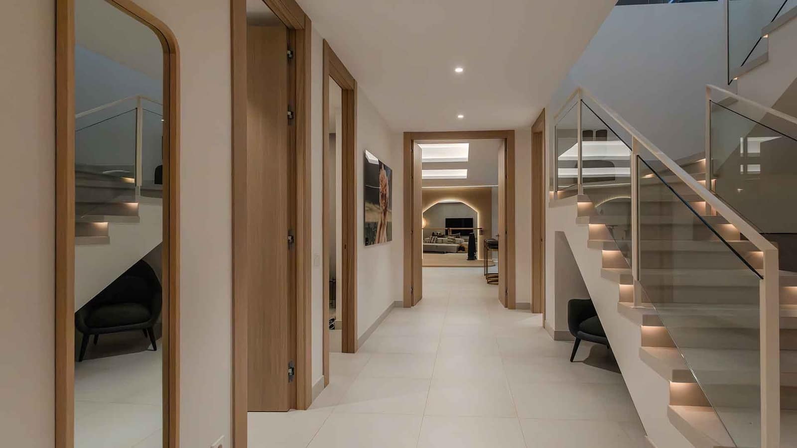 4 soverom Kjedet enebolig til salgs i Nueva Andalucia med svømmebasseng - € 4 750 000 (Ref: 8582557)