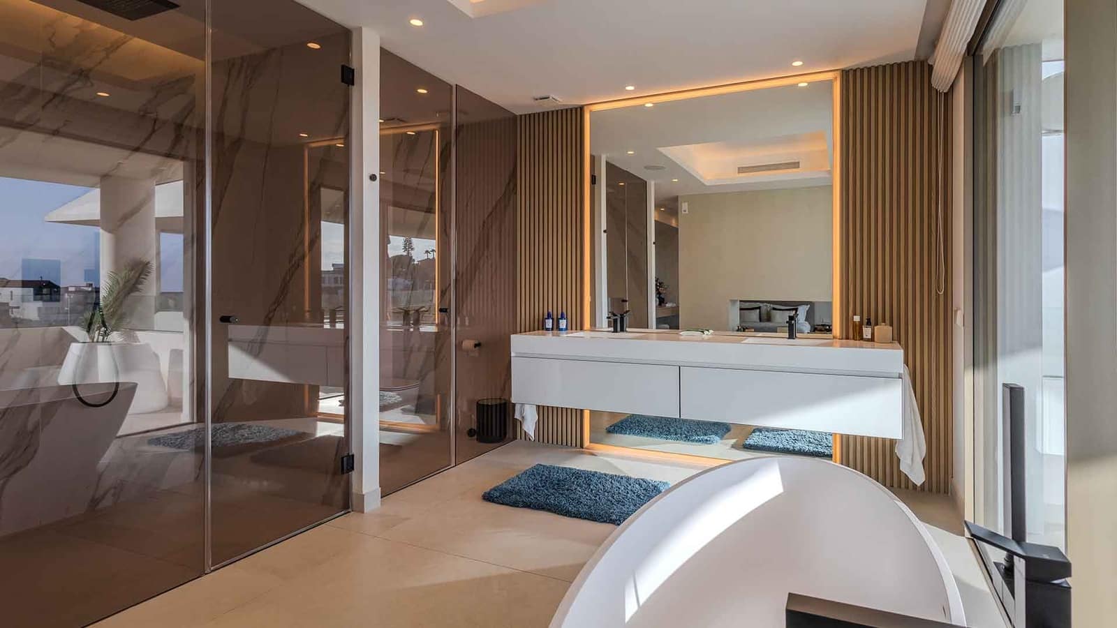 4 soverom Kjedet enebolig til salgs i Nueva Andalucia med svømmebasseng - € 4 750 000 (Ref: 8582557)