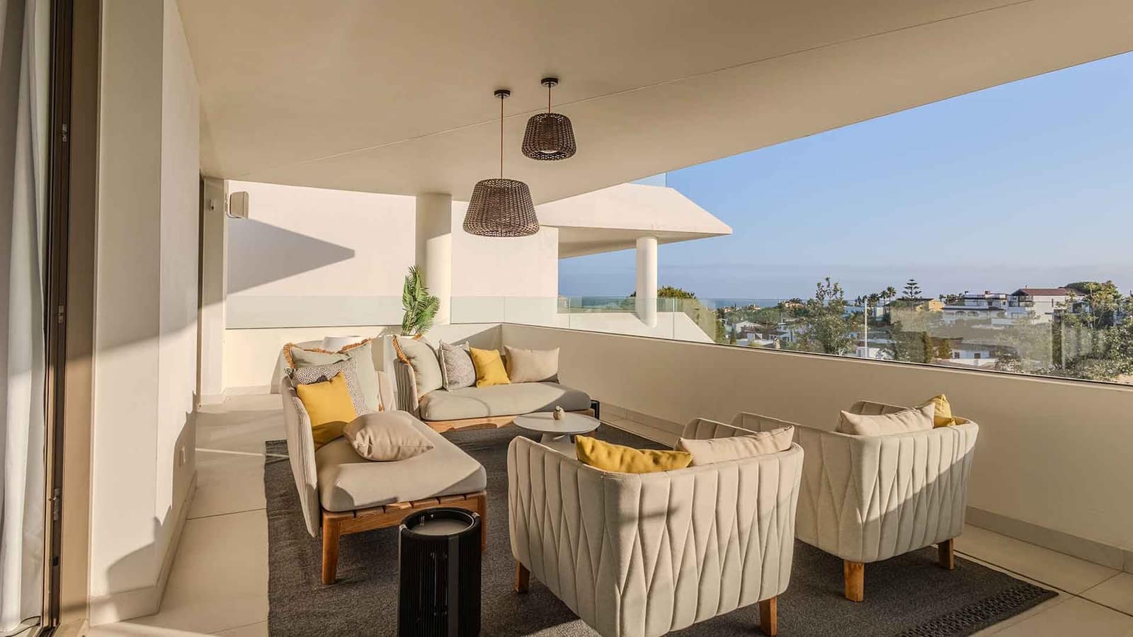 4 soverom Kjedet enebolig til salgs i Nueva Andalucia med svømmebasseng - € 4 750 000 (Ref: 8582557)