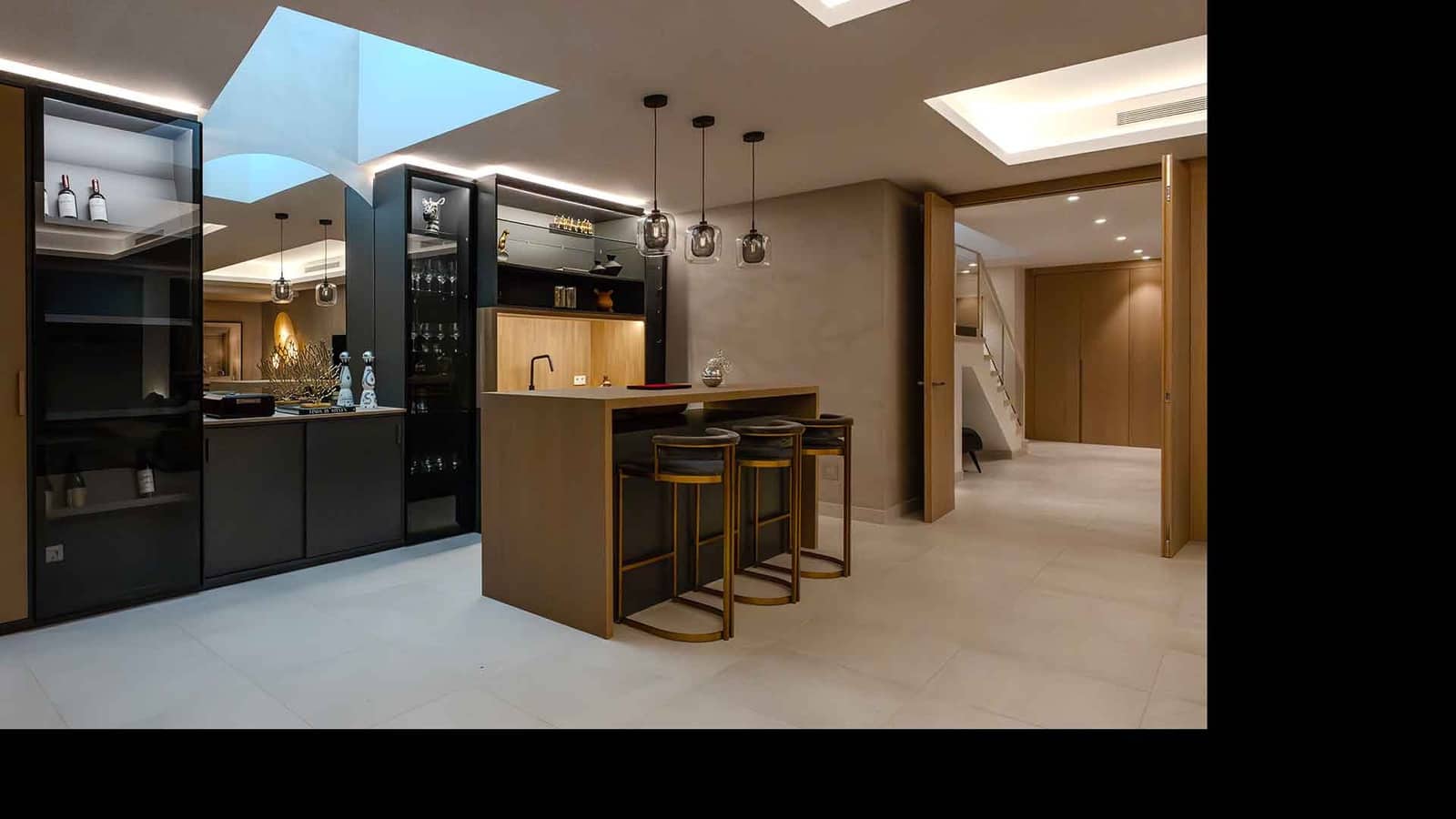 4 soverom Kjedet enebolig til salgs i Nueva Andalucia med svømmebasseng - € 4 750 000 (Ref: 8582557)