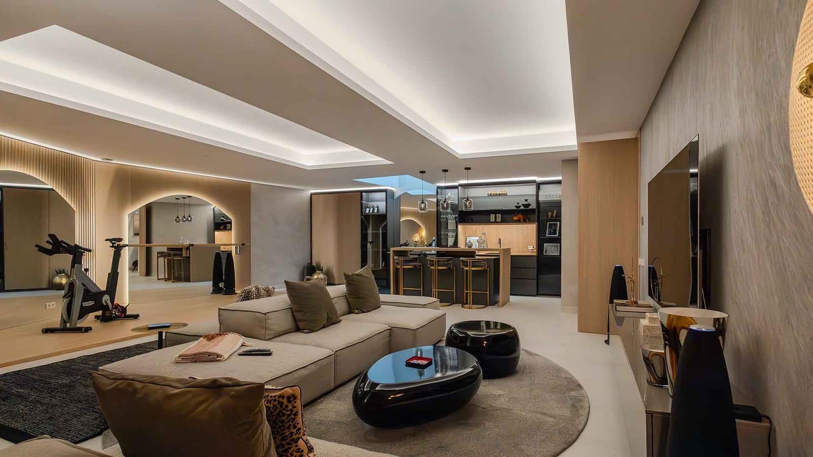 4 soverom Kjedet enebolig til salgs i Nueva Andalucia med svømmebasseng - € 4 750 000 (Ref: 8582557)