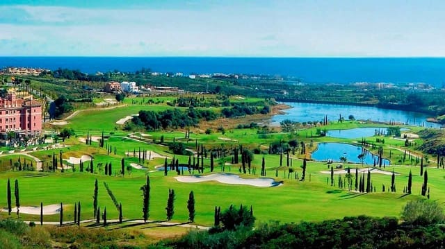 4 bedroom Villa for sale in Los Flamingos, Benahavís with pool - € 2,630,000 (Ref: 8608277)