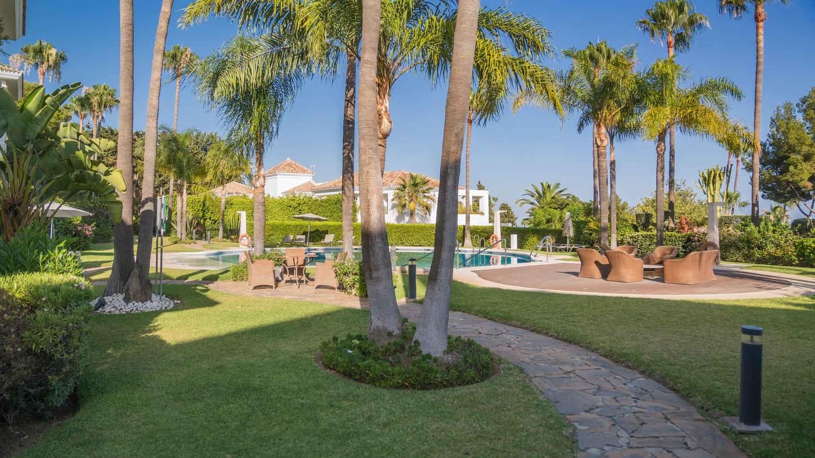 3 soveværelse Lejlighed til salg i Golden Mile med swimmingpool - € 1.995.000 (Ref: 8615254)