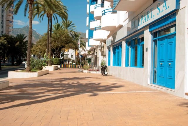 5 bedroom Office for sale in Playa Bajadilla - Puertos, Marbella - € 1,490,000 (Ref: 8625092)