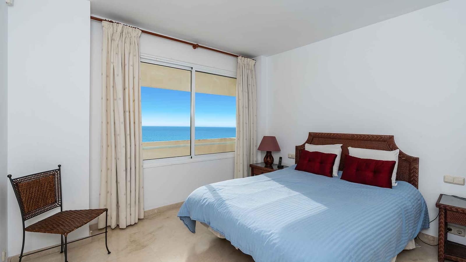 3 chambre Appartement à vendre à Estepona avec piscine - 1 250 000 € (Ref: 8625093)