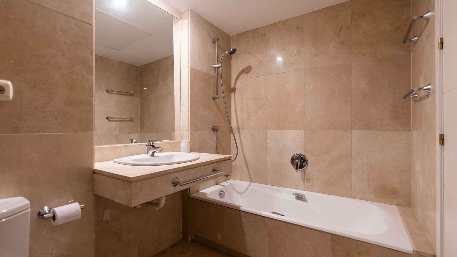 3 chambre Appartement à vendre à Estepona avec piscine - 1 250 000 € (Ref: 8625093)