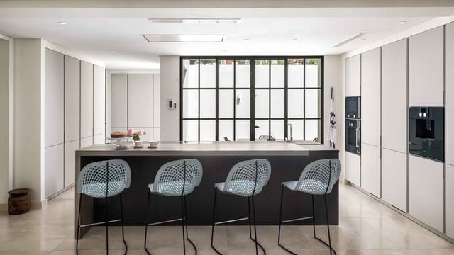 5 chambre Villa/Maison à vendre à Marbesa, Marbella avec piscine - 5 795 000 € (Ref: 8652726)