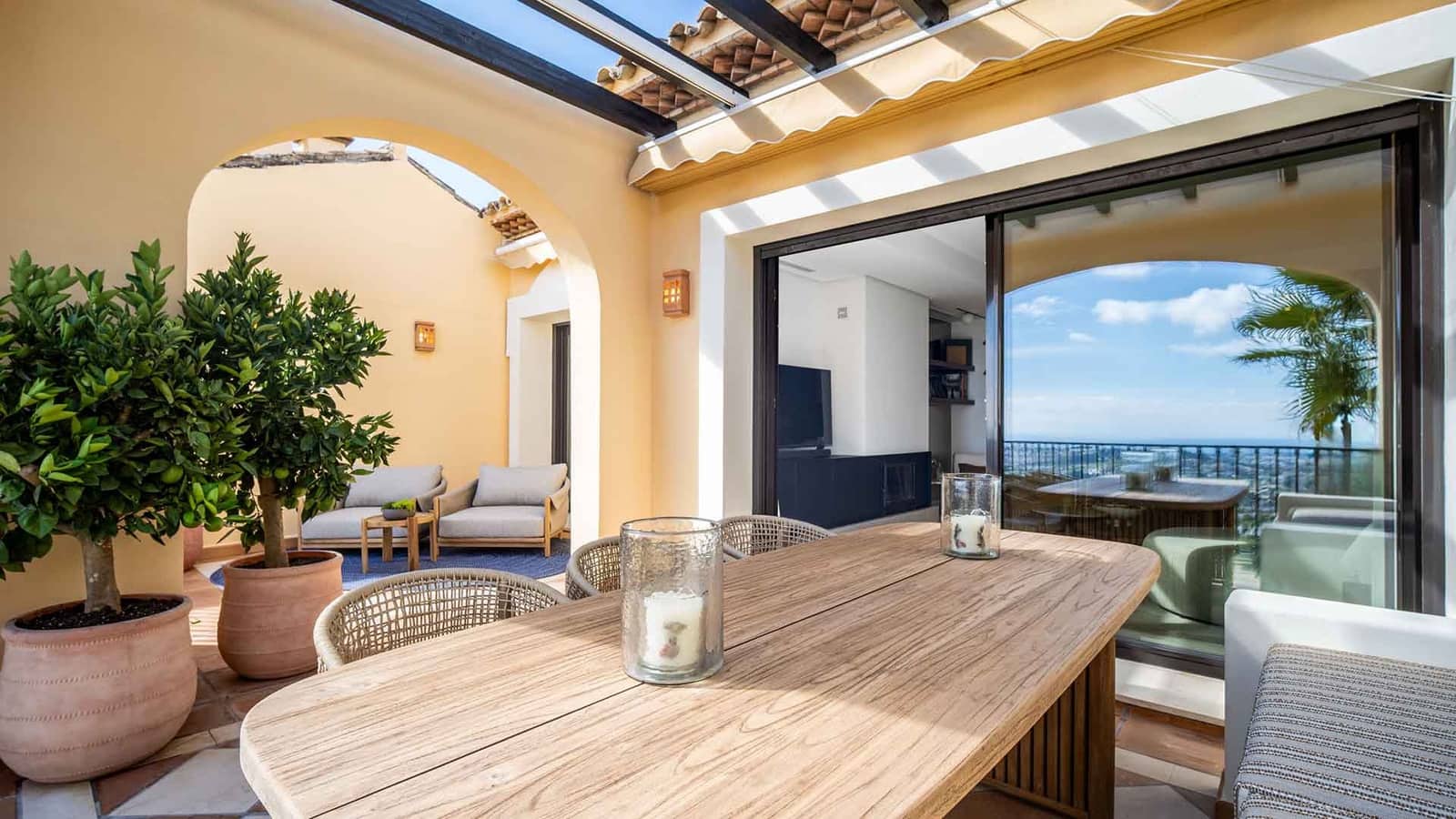 3 soverom Penthouse til salgs i Benahavis med svømmebasseng - € 1 375 000 (Ref: 8682241)