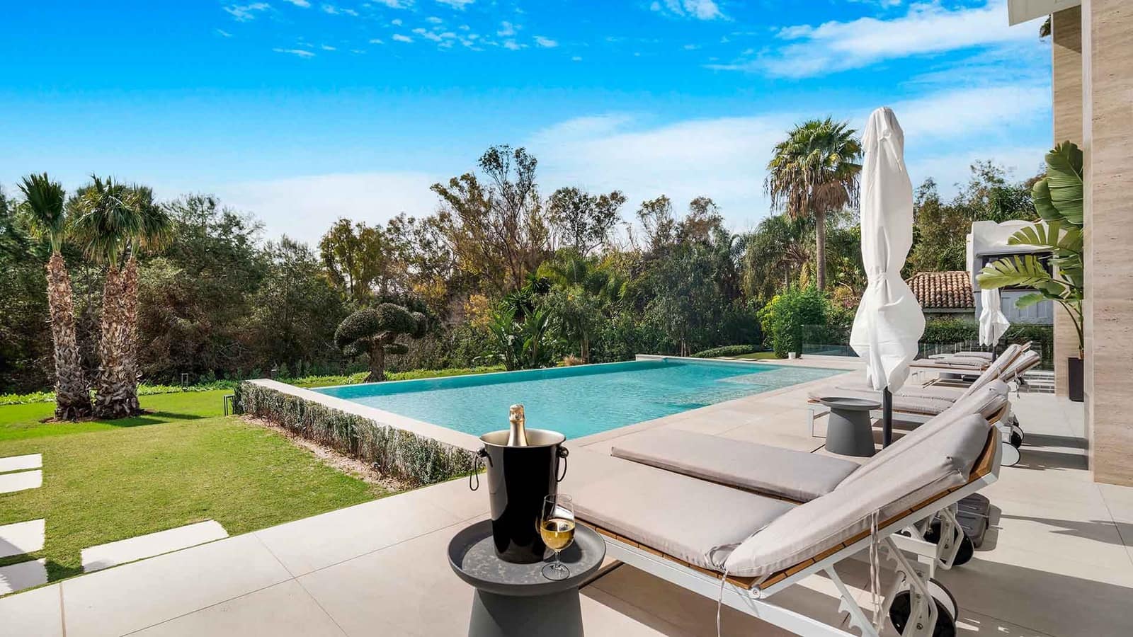 6 soverom Villa til salgs i Golden Mile med svømmebasseng - € 5 900 000 (Ref: 8682242)