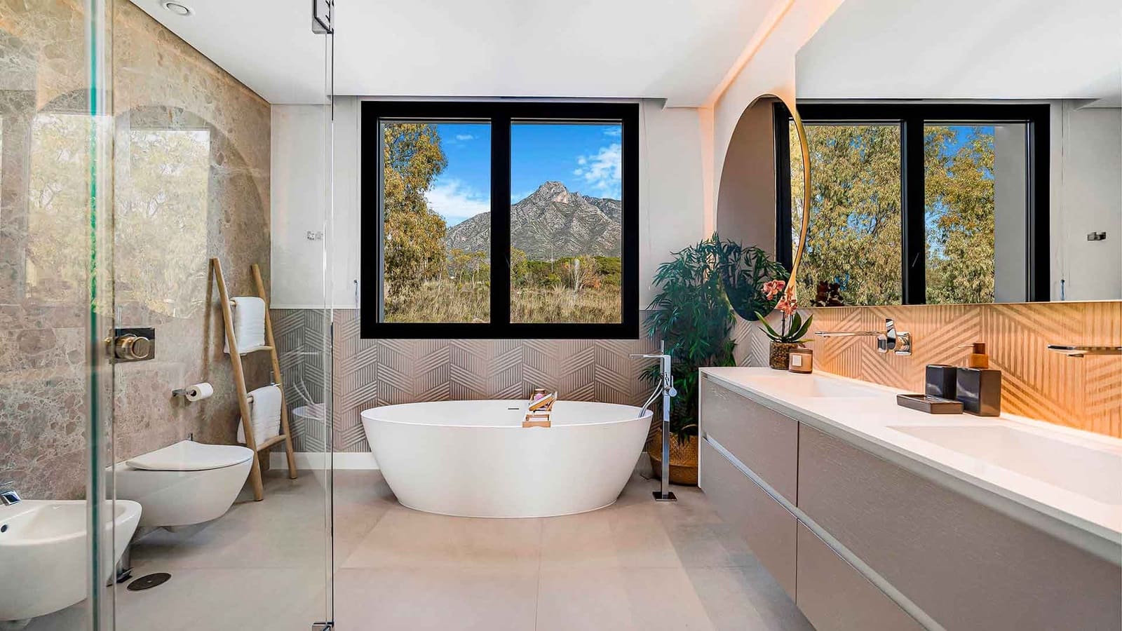 6 soverom Villa til salgs i Golden Mile med svømmebasseng - € 5 900 000 (Ref: 8682242)