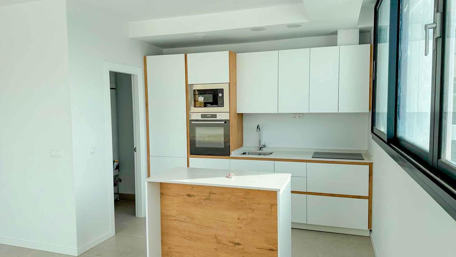 2 soveværelse Lejlighed til salg i Estepona med swimmingpool - € 575.000 (Ref: 8692914)