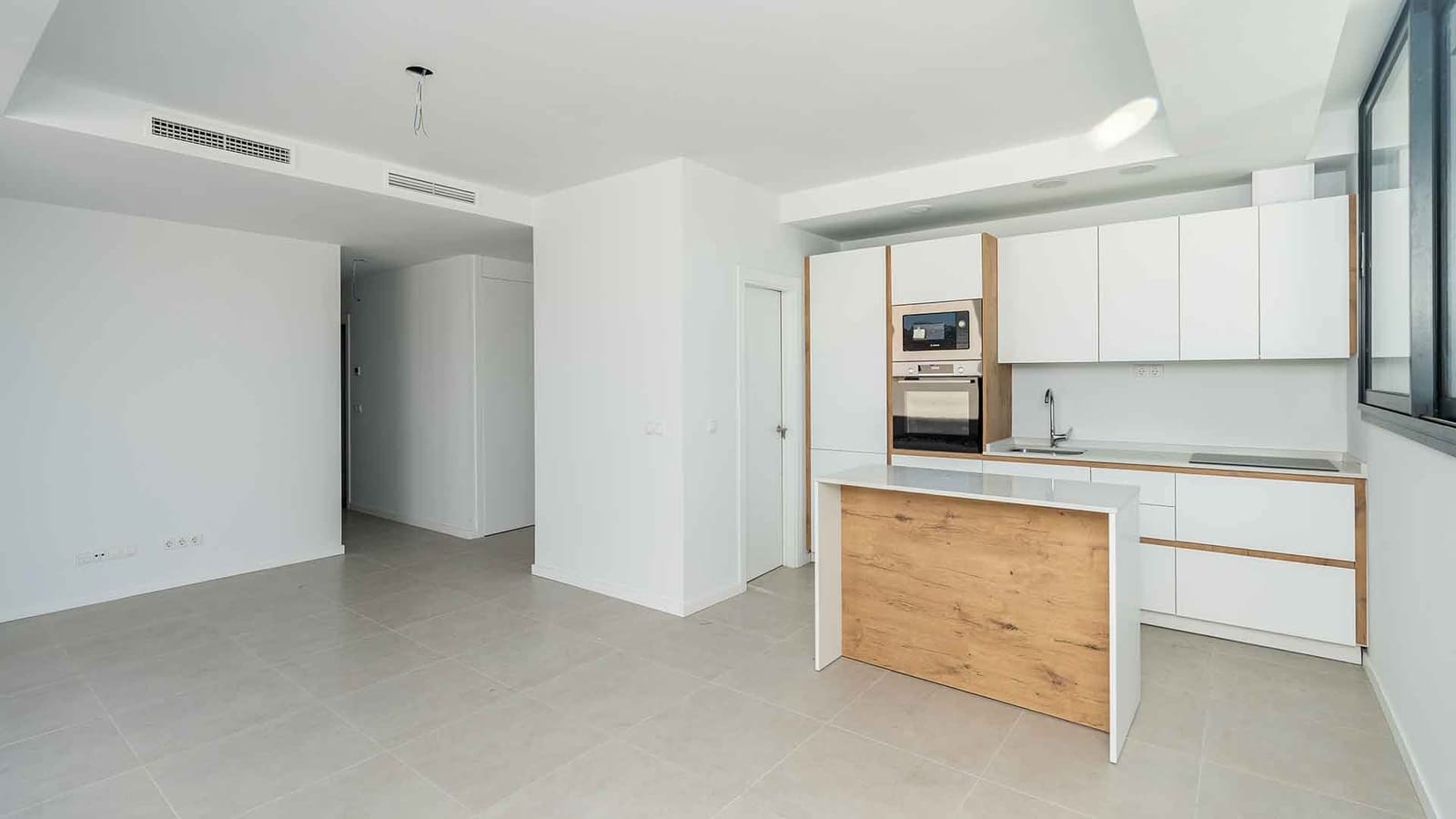 Apartamento de 2 habitaciones en Estepona en venta con piscina - 575.000 € (Ref: 8692914)