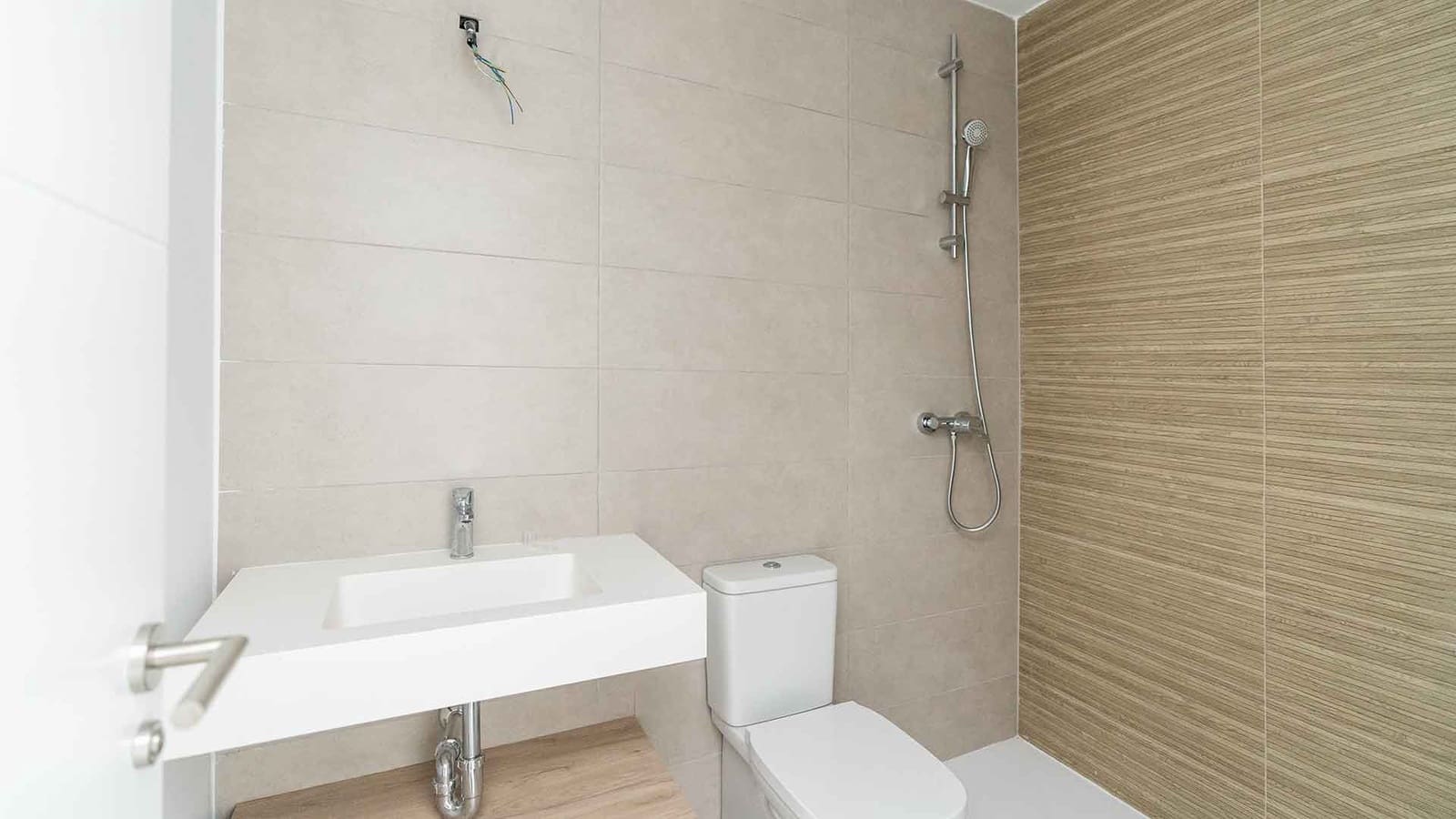 Apartamento de 2 habitaciones en Estepona en venta con piscina - 575.000 € (Ref: 8692914)