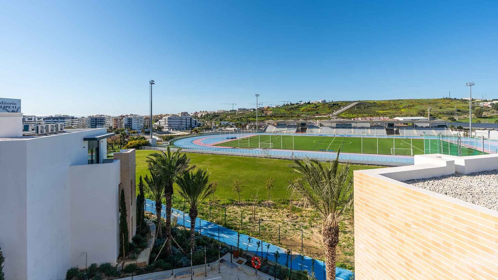 Apartamento de 2 habitaciones en Estepona en venta con piscina - 575.000 € (Ref: 8692914)