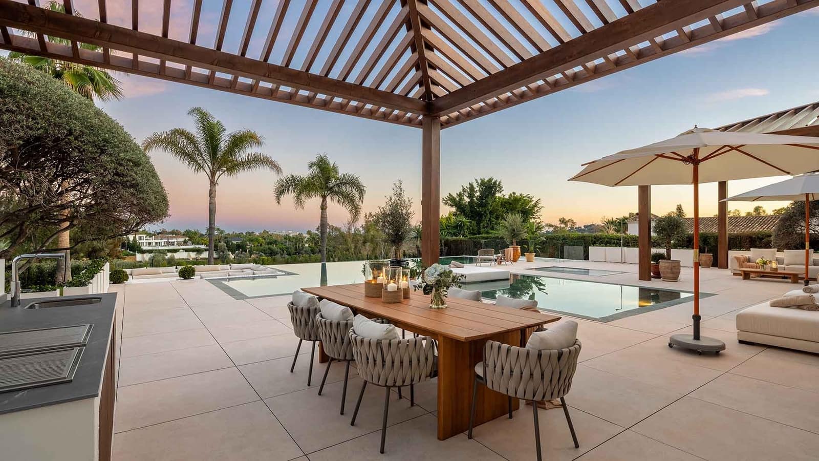 6 chambre Villa/Maison à vendre à Nueva Andalucia avec piscine - 10 950 000 € (Ref: 8697984)