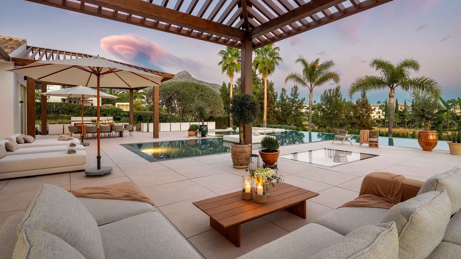 6 chambre Villa/Maison à vendre à Nueva Andalucia avec piscine - 10 950 000 € (Ref: 8697984)