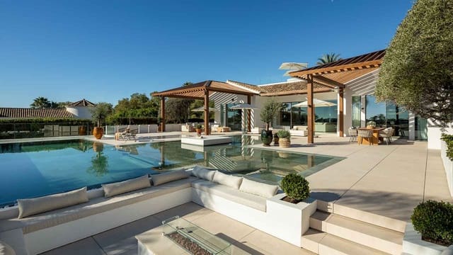 6 soverom Villa til salgs i Las Brisas, Marbella med svømmebasseng - € 10 950 000 (Ref: 8697984)
