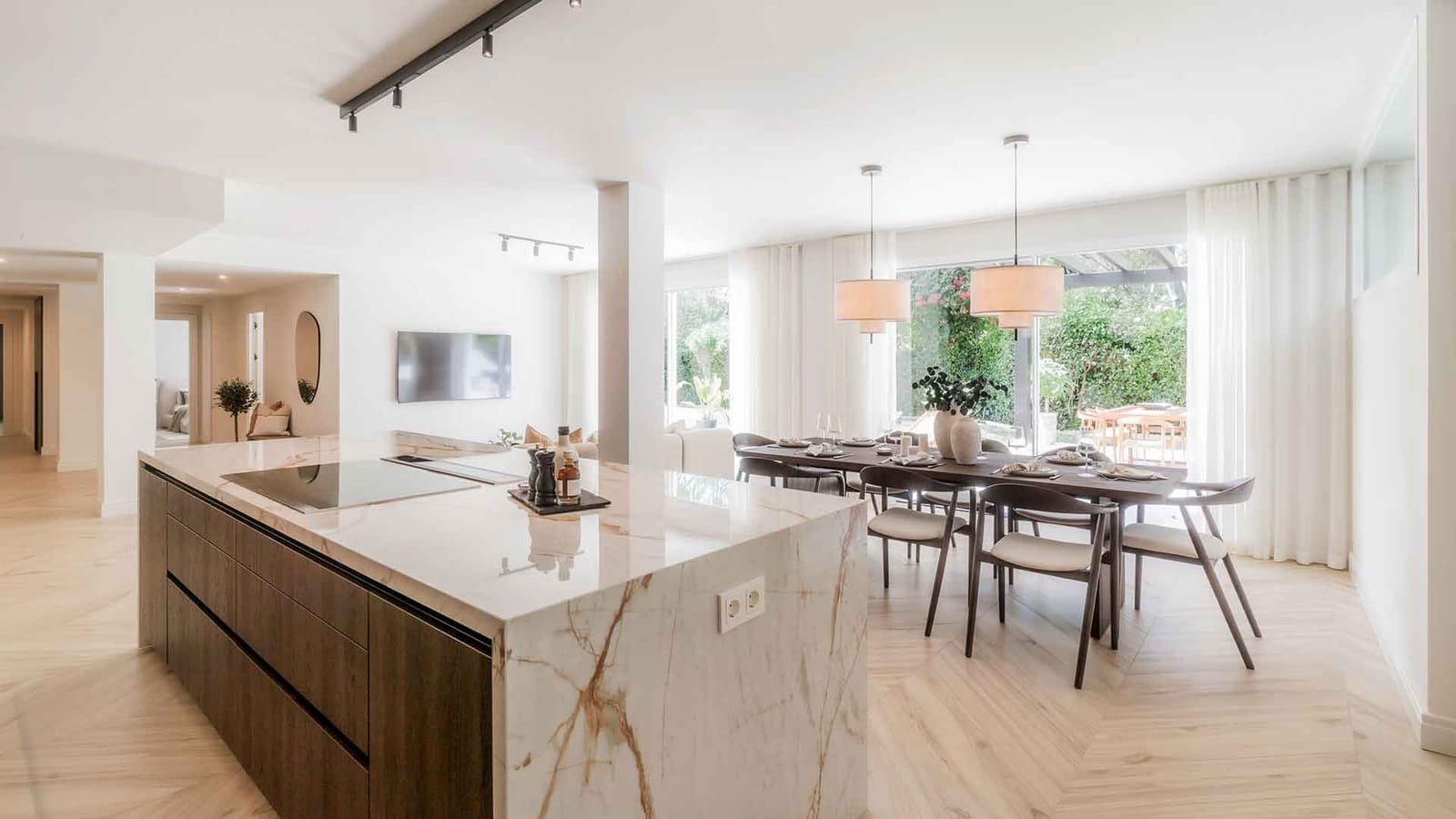 4 soveværelse Lejlighed til salg i Golden Mile med swimmingpool - € 1.995.000 (Ref: 8699627)