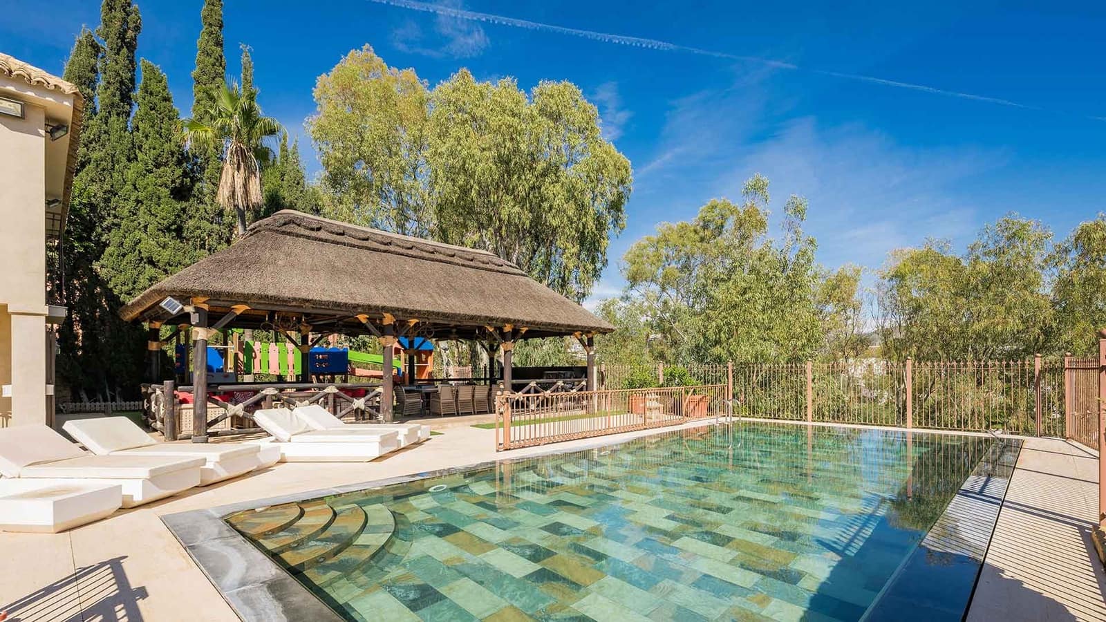 7 chambre Villa/Maison à vendre à Benahavis avec piscine - 3 995 000 € (Ref: 8702807)