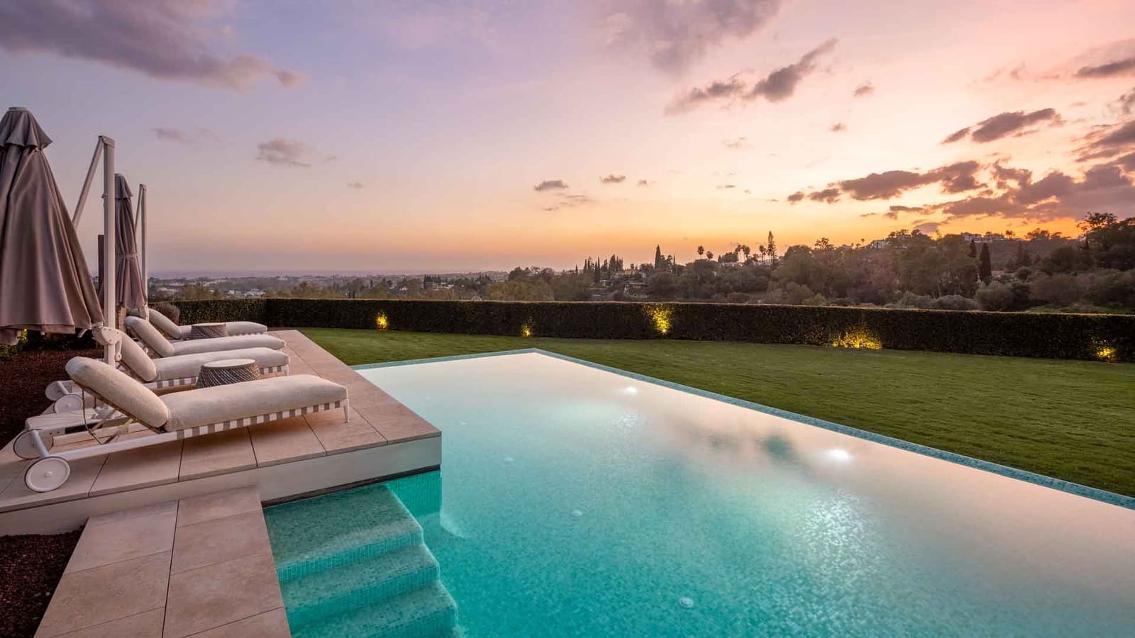 6 soveværelse Villa til salg i La Quinta med swimmingpool - € 13.800.000 (Ref: 8735431)