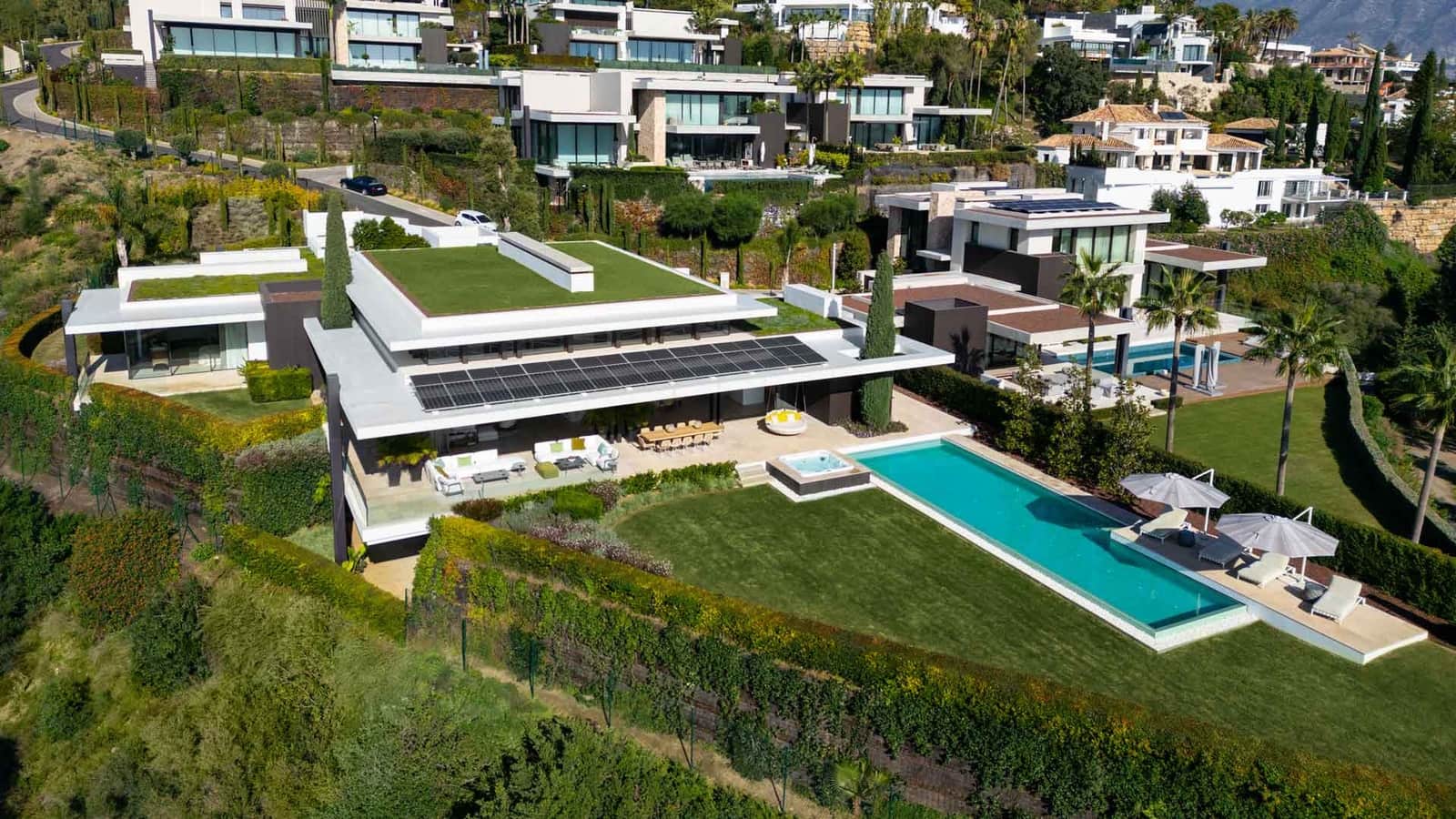 6 soveværelse Villa til salg i La Quinta med swimmingpool - € 13.800.000 (Ref: 8735431)