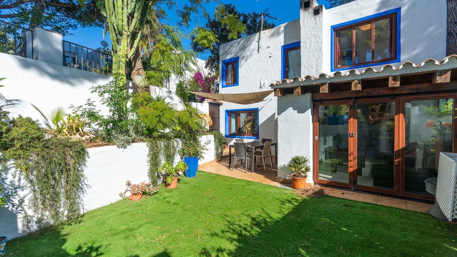 3 bedroom Townhouse for sale in Golden Mile with pool - € 595,000 (Ref: 8743247)