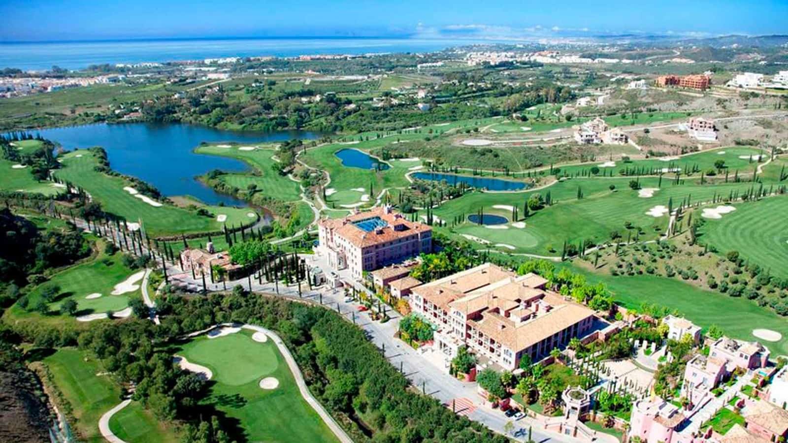 4 soveværelse Villa til salg i Los Flamingos med swimmingpool - € 3.200.000 (Ref: 8781326)