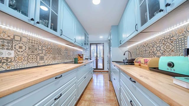 2 sypialnia Apartament na sprzedaż w Lomas De Marbella, Marbella z basenem - 640 000 € (Ref: 8798709)