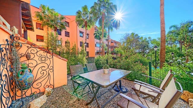 2 sypialnia Apartament na sprzedaż w Lomas De Marbella, Marbella z basenem - 640 000 € (Ref: 8798709)