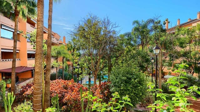 2 sypialnia Apartament na sprzedaż w Lomas De Marbella, Marbella z basenem - 640 000 € (Ref: 8798709)