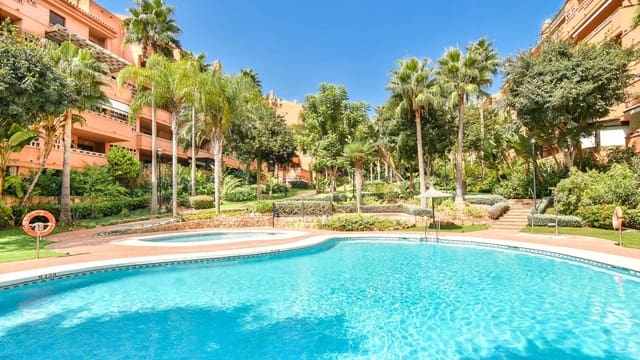 2 sypialnia Apartament na sprzedaż w Lomas De Marbella, Marbella z basenem - 640 000 € (Ref: 8798709)