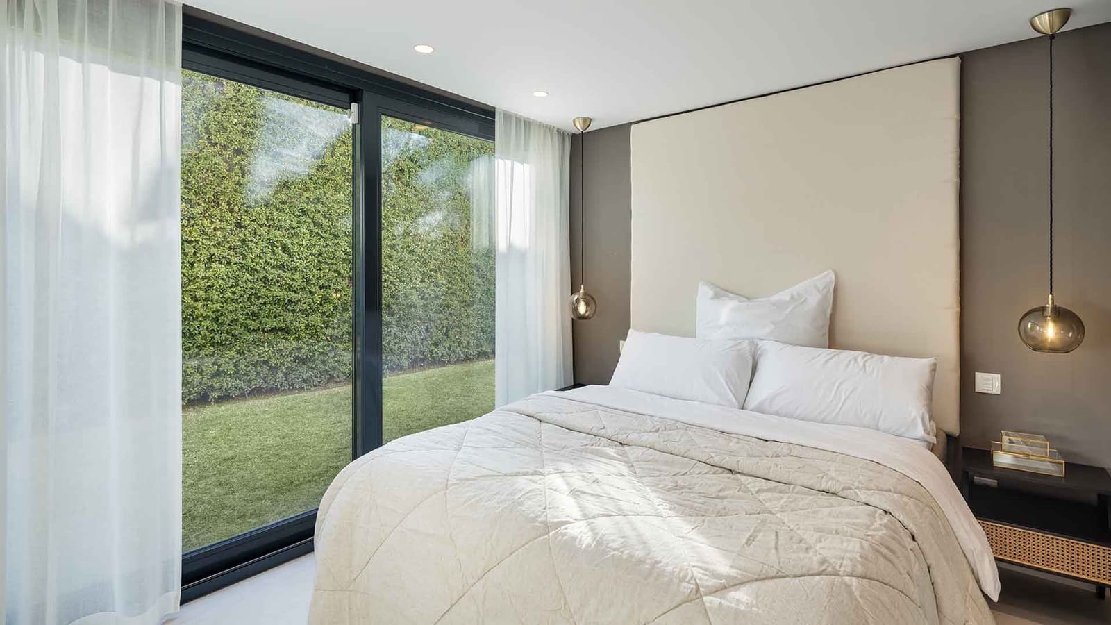 6 soverom Villa til salgs i Nueva Andalucia med svømmebasseng - € 3 995 000 (Ref: 8798710)