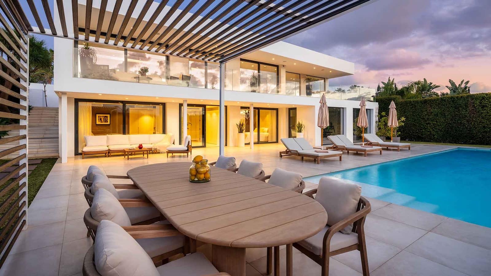 6 soverom Villa til salgs i Nueva Andalucia med svømmebasseng - € 3 995 000 (Ref: 8798710)