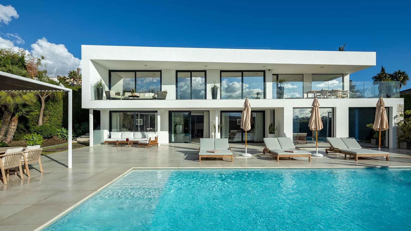 6 soverom Villa til salgs i Nueva Andalucia med svømmebasseng - € 3 995 000 (Ref: 8798710)